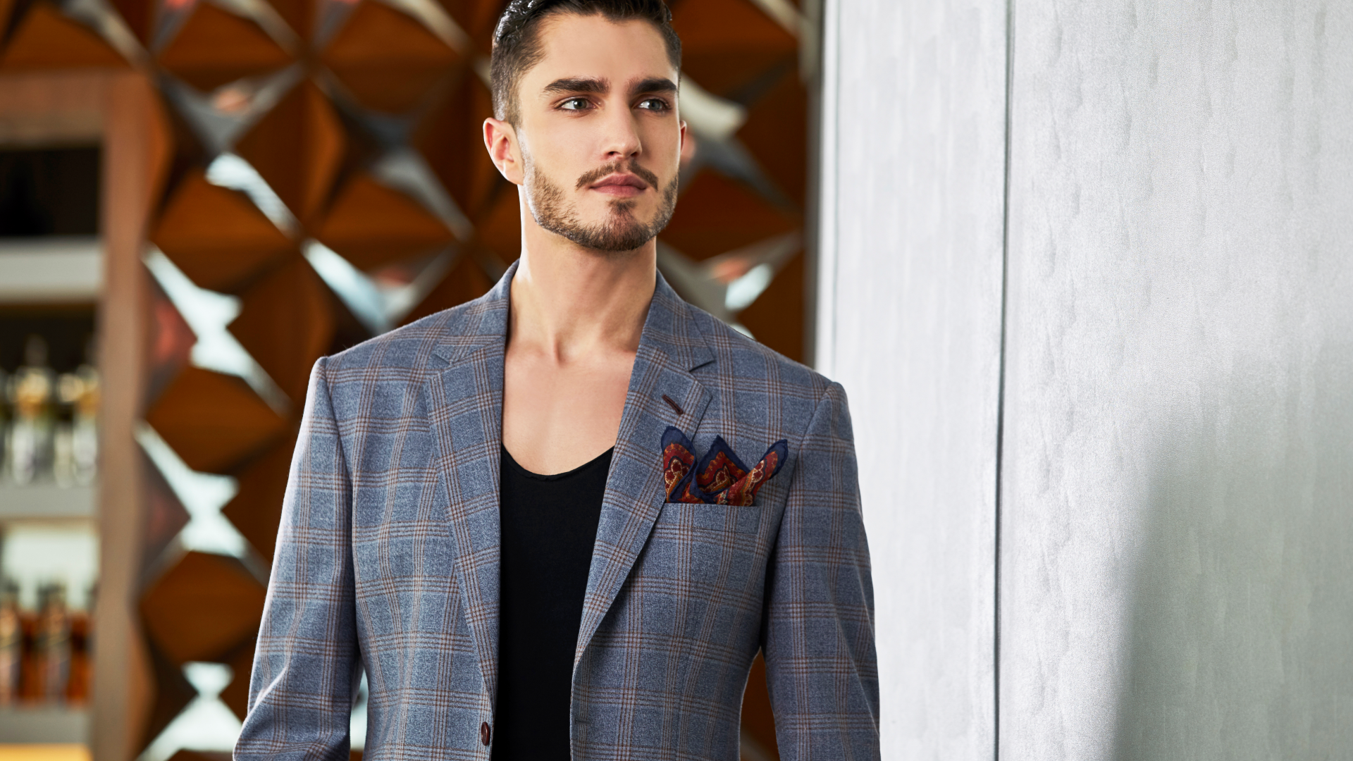CUENCA-A GREY CHECKED SINGLE BREASTED SUIT WITH TWO BUTTONS